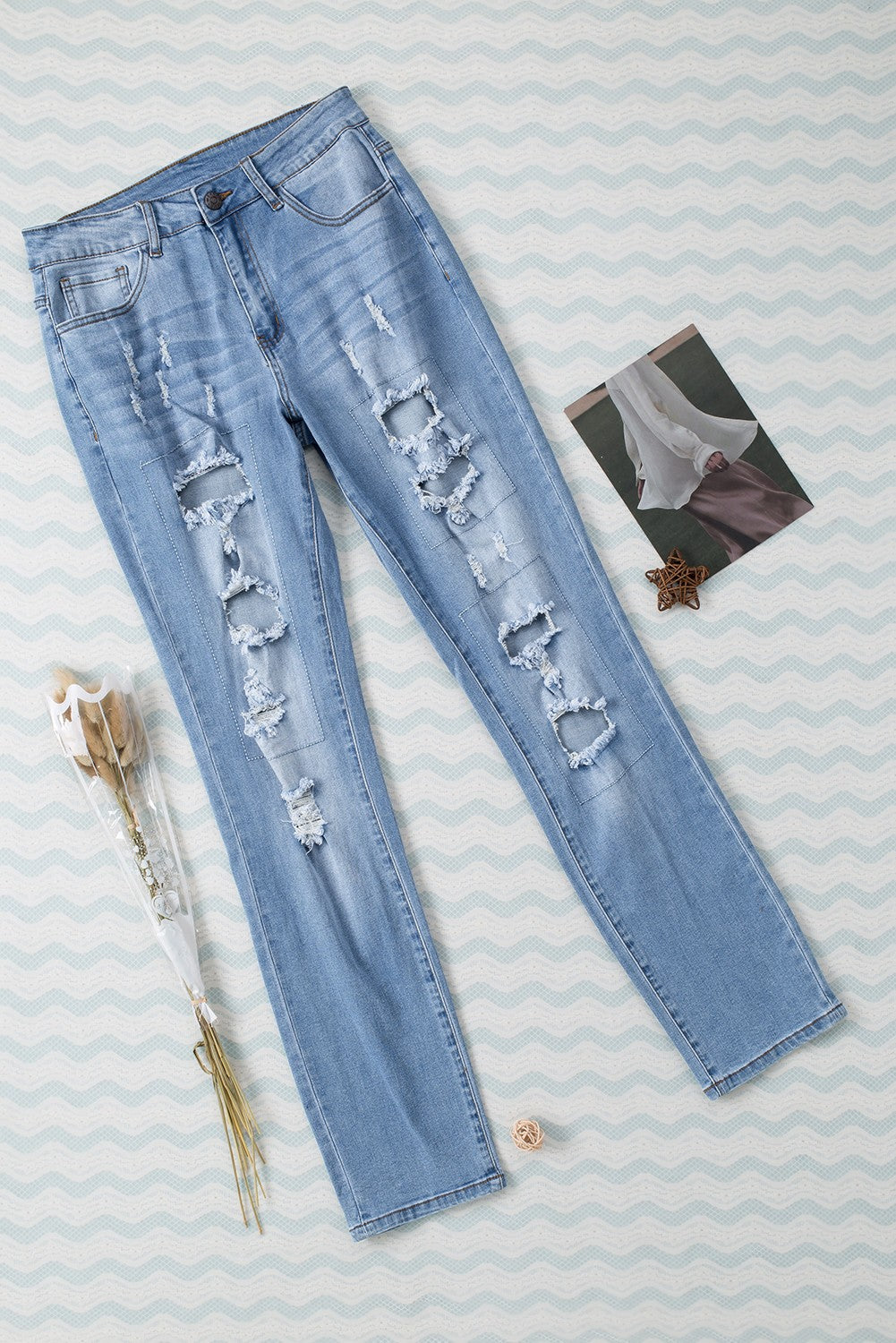 Buttoned Pockets Distressed Jeans