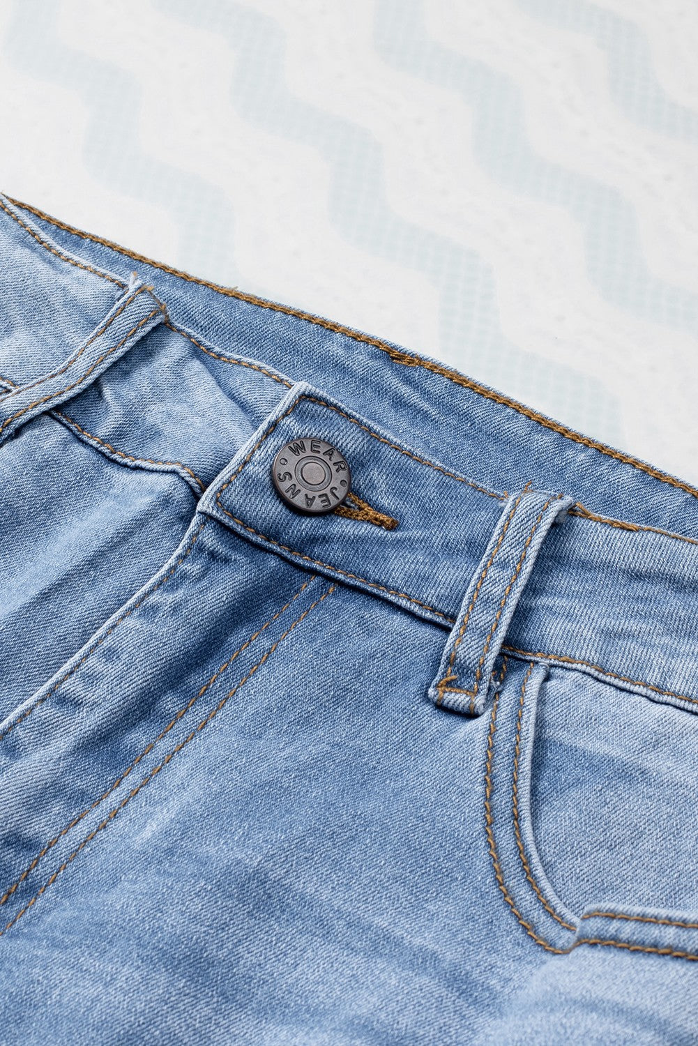 Buttoned Pockets Distressed Jeans